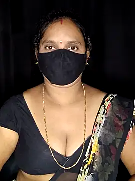 vintage-vibs online show from October 31, 2025, 5:58 pm