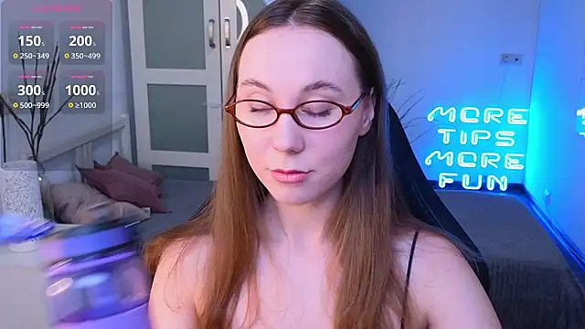 Snapshot of i_can_fix_you chatting on March 16, 2025, 2:44 pm i can fix you online show from March 16, 2025, 2:44 pm