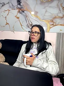 Isabella 21x online show from November 7, 2025, 12:38 pm