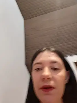 Isabella 21x online show from December 2, 2025, 12:43 pm