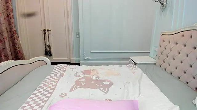 mechloe online show from November 25, 2025, 5:51 am