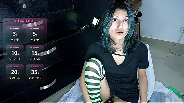 Camila---torres online show from November 3, 2025, 3:19 am