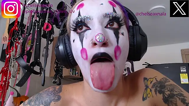 Snapshot of Eloise-brown chatting on October 13, 2025, 6:41 pm Eloise-brown online show from October 13, 2025, 6:41 pm