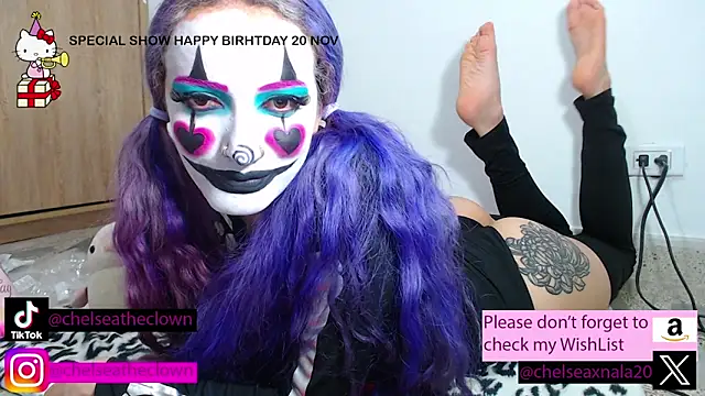 Snapshot of Eloise-brown chatting on November 13, 2025, 7:57 pm Eloise-brown online show from November 13, 2025, 7:57 pm