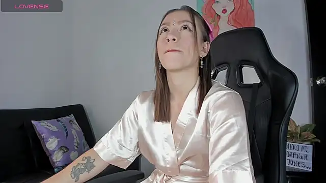 roxanne jones1 online show from April 15, 2026, 7:54 pm