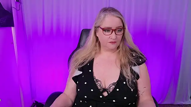 KatDSinclair online show from February 3, 2025, 2:13 pm