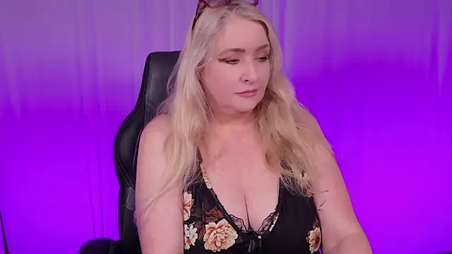 KatDSinclair online show from March 17, 2025, 4:01 pm