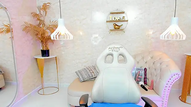 LYA SWEETX online show from November 17, 2025, 4:07 am