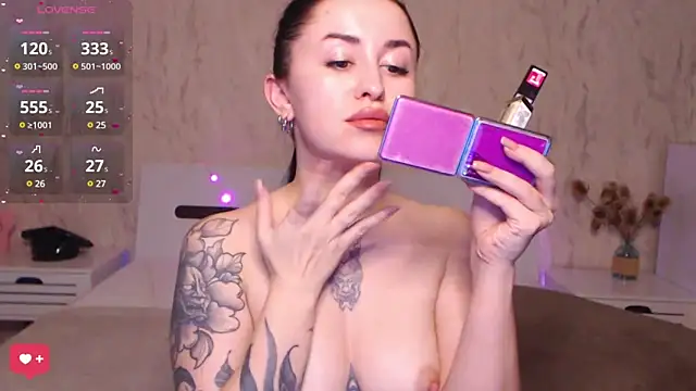 Snapshot of VioletCatt chatting on March 14, 2025, 12:51 pm VioletCatt online show from March 14, 2025, 12:51 pm