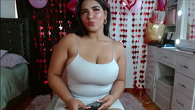 Snapshot of AnnaRosse1 chatting on February 10, 2025, 6:45 pm AnnaRosse1 online show from February 10, 2025, 6:45 pm