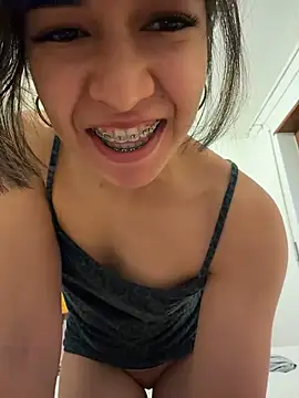 Snapshot of BitchyBratxxx chatting on January 18, 2026, 11:25 am BitchyBratxxx online show from January 18, 2026, 11:25 am