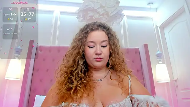 Snapshot of CassieRide chatting on March 5, 2025, 6:12 am CassieRide online show from March 5, 2025, 6:12 am