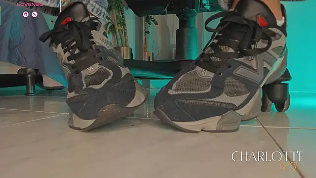 charlotte  grey online show from January 14, 2026, 8:36 pm