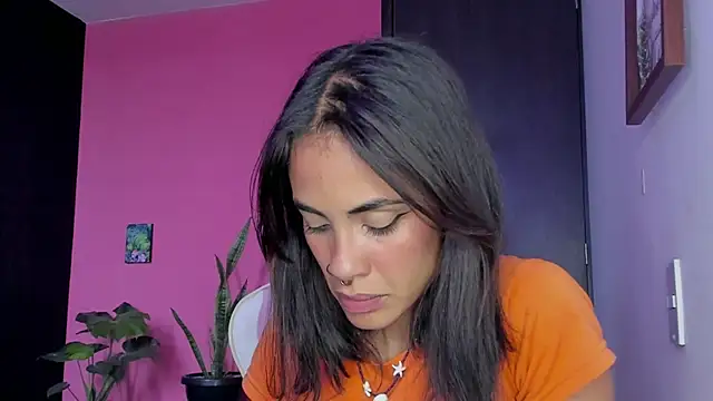 Juanadearco5 online show from December 18, 2024, 9:08 pm