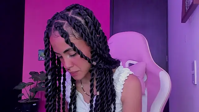 Juanadearco5 online show from December 27, 2024, 6:31 pm