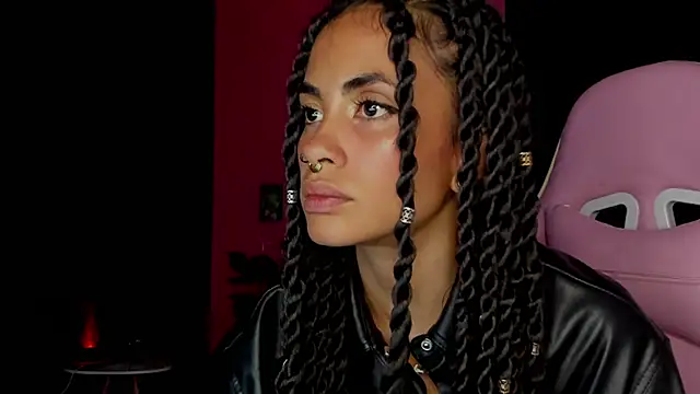 Juanadearco5 online show from December 28, 2024, 10:55 pm