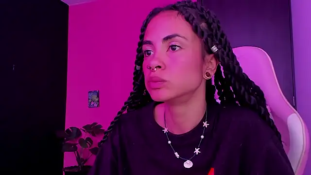 Juanadearco5 online show from January 8, 2025, 4:00 pm