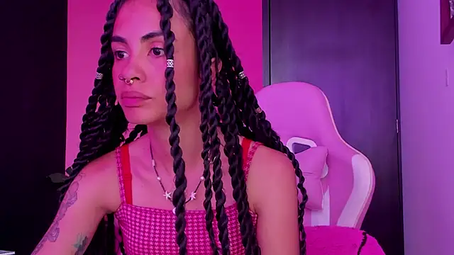 Juanadearco5 online show from January 9, 2025, 4:39 pm