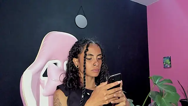 Juanadearco5 online show from January 29, 2025, 12:12 am