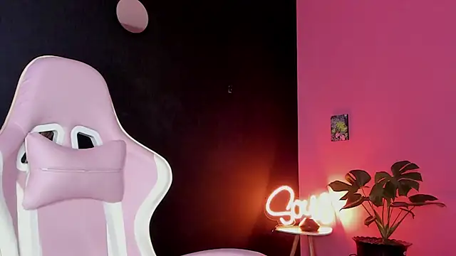 Juanadearco5 online show from February 5, 2025, 10:22 pm