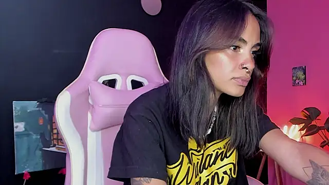 Juanadearco5 online show from February 8, 2025, 8:42 pm