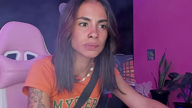 Juanadearco5 online show from February 14, 2025, 4:52 pm