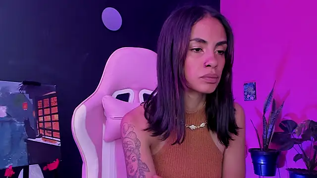 Juanadearco5 online show from February 19, 2025, 1:28 pm