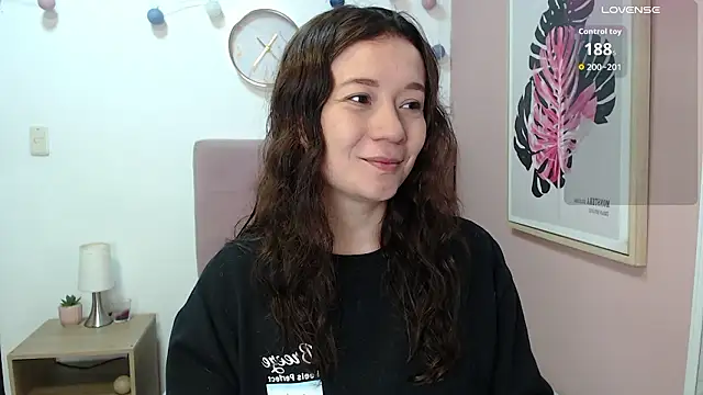 Snapshot of lanna_1878 chatting on February 17, 2026, 1:51 pm lanna 1878 online show from February 17, 2026, 1:51 pm