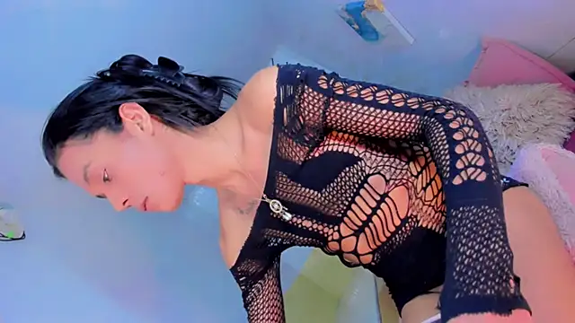 Snapshot of gilbanys_22 chatting on February 15, 2025, 8:33 am gilbanys 22 online show from February 15, 2025, 8:33 am