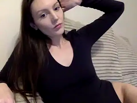 Snapshot of oursecrett chatting on February 13, 2026, 7:32 pm oursecrett online show from February 13, 2026, 7:32 pm