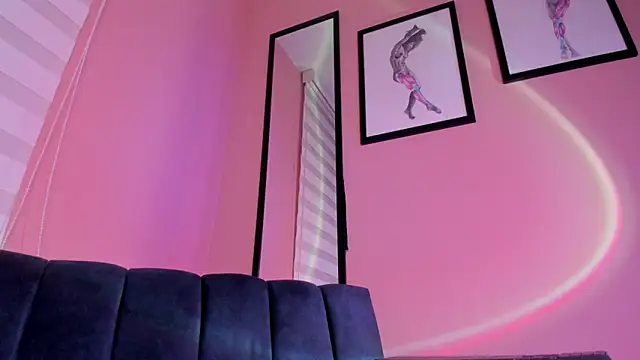 Snapshot of SensualJane2 chatting on September 25, 2025, 12:36 am SensualJane2 online show from September 25, 2025, 12:36 am