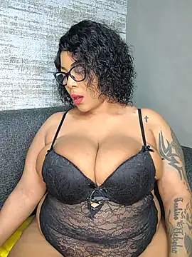 Snapshot of ExclusiveLeexx chatting on March 12, 2025, 5:38 pm ExclusiveLeexx online show from March 12, 2025, 5:38 pm