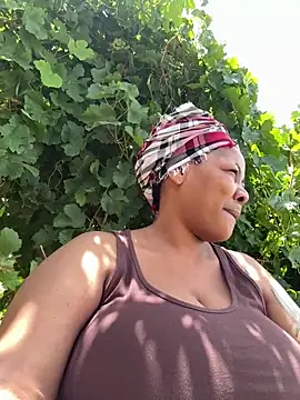 Snapshot of ExclusiveLeexx chatting on December 18, 2025, 9:15 am ExclusiveLeexx online show from December 18, 2025, 9:15 am