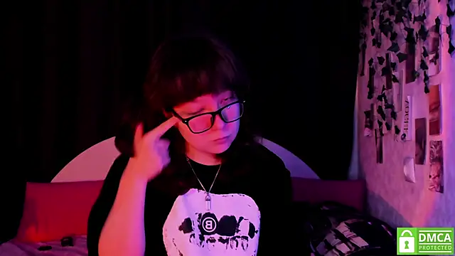 dreamgirllovee online show from November 13, 2025, 1:15 am