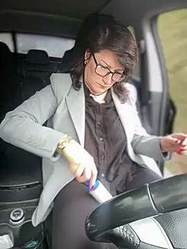 Snapshot of ZhenjaPoledance chatting on April 1, 2026, 10:27 am ZhenjaPoledance online show from April 1, 2026, 10:27 am