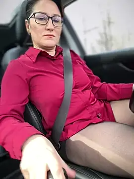 Snapshot of ZhenjaPoledance chatting on April 13, 2026, 7:14 am ZhenjaPoledance online show from April 13, 2026, 7:14 am