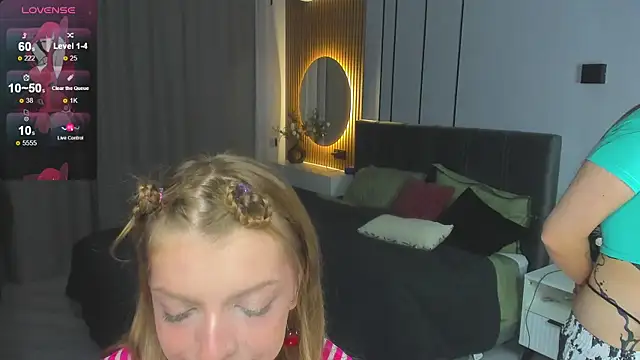 Hannah Carr online show from November 16, 2025, 5:40 pm