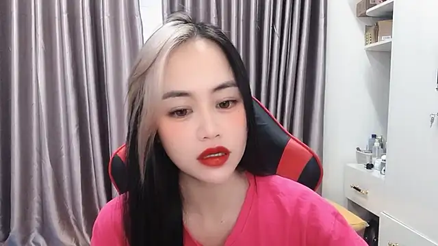 Snapshot of witch-39 chatting on February 2, 2026, 5:17 am witch-39 online show from February 2, 2026, 5:17 am