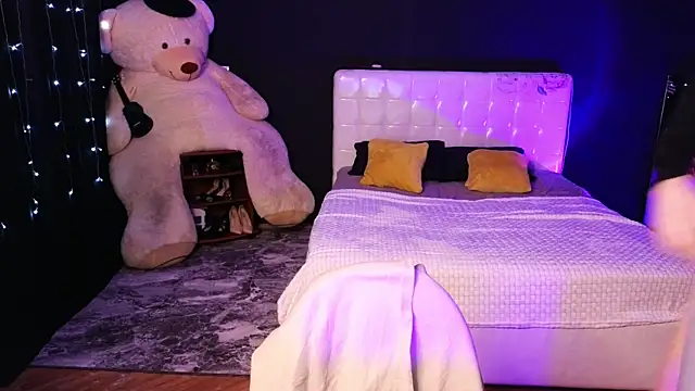 Snapshot of LitaBrom chatting on November 14, 2025, 2:21 am LitaBrom online show from November 14, 2025, 2:21 am