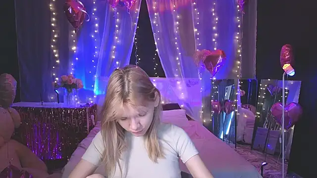 Snapshot of LitaBrom chatting on February 22, 2026, 10:03 am LitaBrom online show from February 22, 2026, 10:03 am