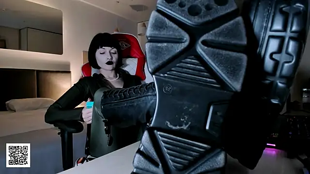  Goddess Misha  online show from November 10, 2025, 10:09 pm