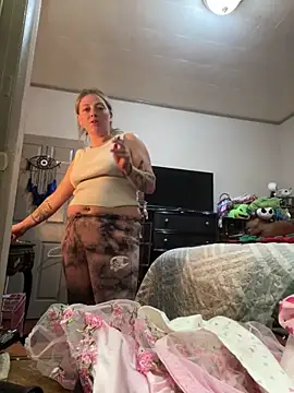 Snapshot of lezbean24 chatting on February 5, 2026, 11:53 pm lezbean24 online show from February 5, 2026, 11:53 pm