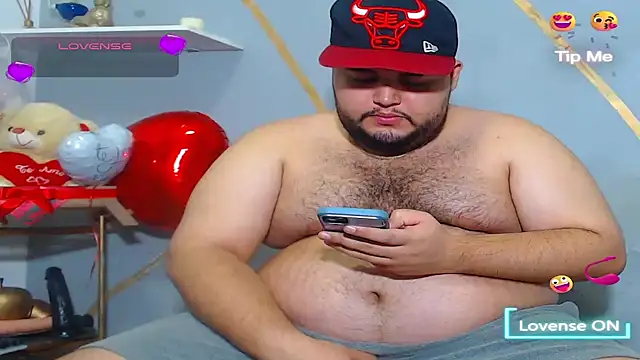 Snapshot of damian_chubby chatting on September 24, 2025, 8:56 pm damian chubby online show from September 24, 2025, 8:56 pm