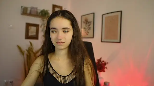 Snapshot of Gia_Paige18 chatting on October 10, 2025, 8:57 am Gia Paige18 online show from October 10, 2025, 8:57 am