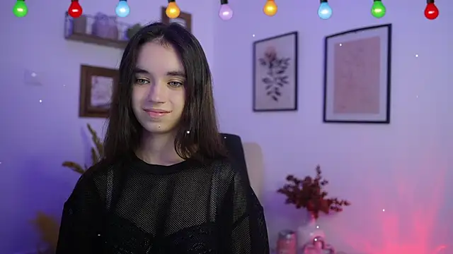 Snapshot of Gia_Paige18 chatting on December 13, 2025, 7:53 pm Gia Paige18 online show from December 13, 2025, 7:53 pm