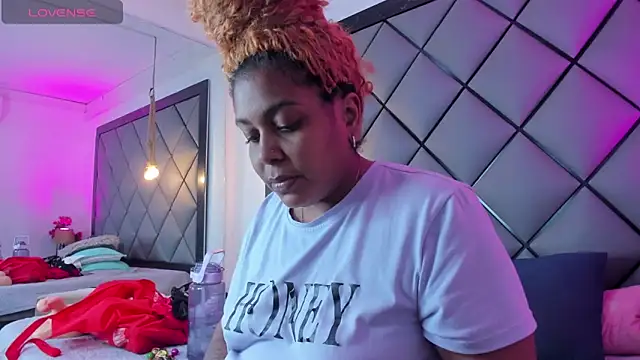 ELLA KELLY online show from April 7, 2026, 12:16 pm