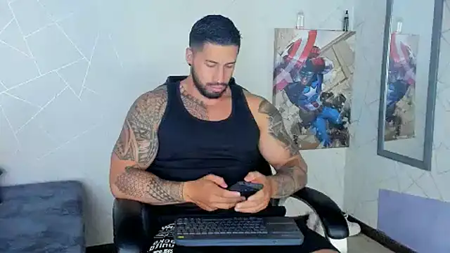 Snapshot of Cristian_Walker chatting on January 21, 2025, 11:03 am Cristian Walker online show from January 21, 2025, 11:03 am