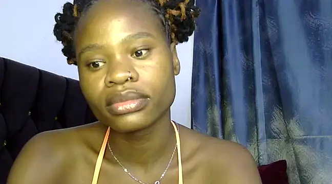 Snapshot of sweetblackbeauty001 chatting on February 8, 2025, 1:22 am sweetblackbeauty001 online show from February 8, 2025, 1:22 am
