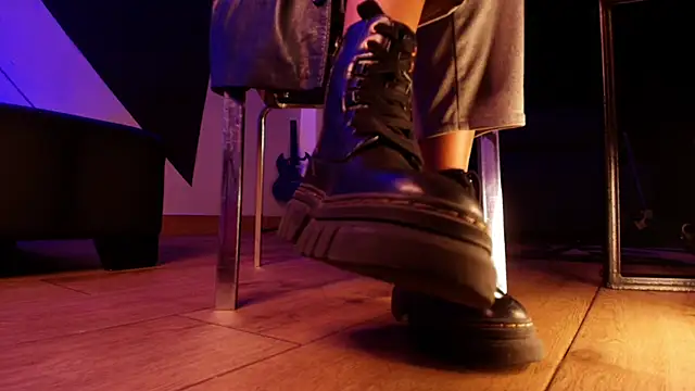 Pia mo online show from November 7, 2025, 2:55 am