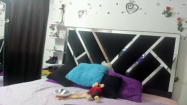 1lovelygirls online show from March 12, 2025, 12:04 pm